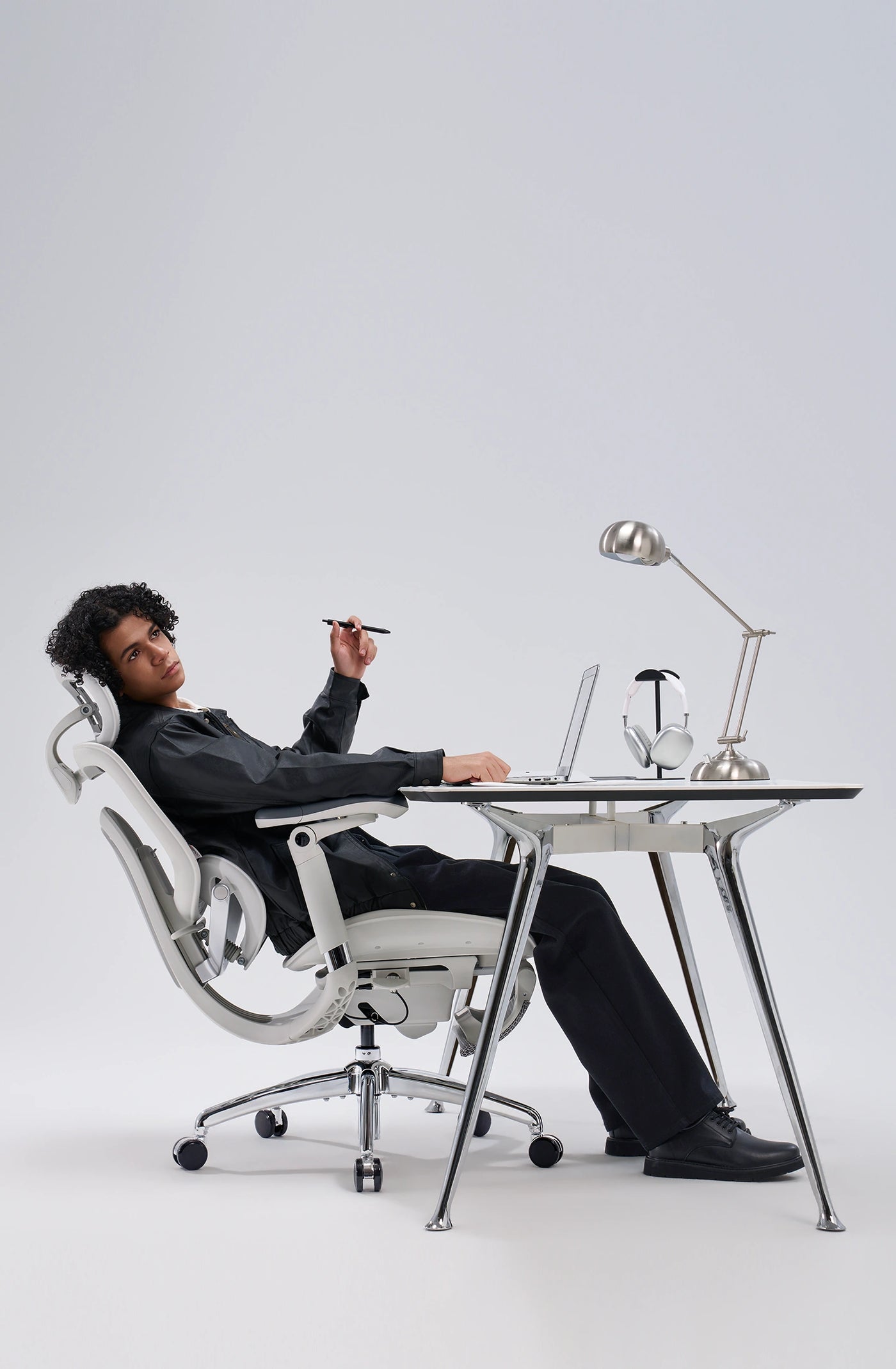 Doro C300 Pro V2 Ergonomischer Stuhl mit Ganzkörper-Anpassung